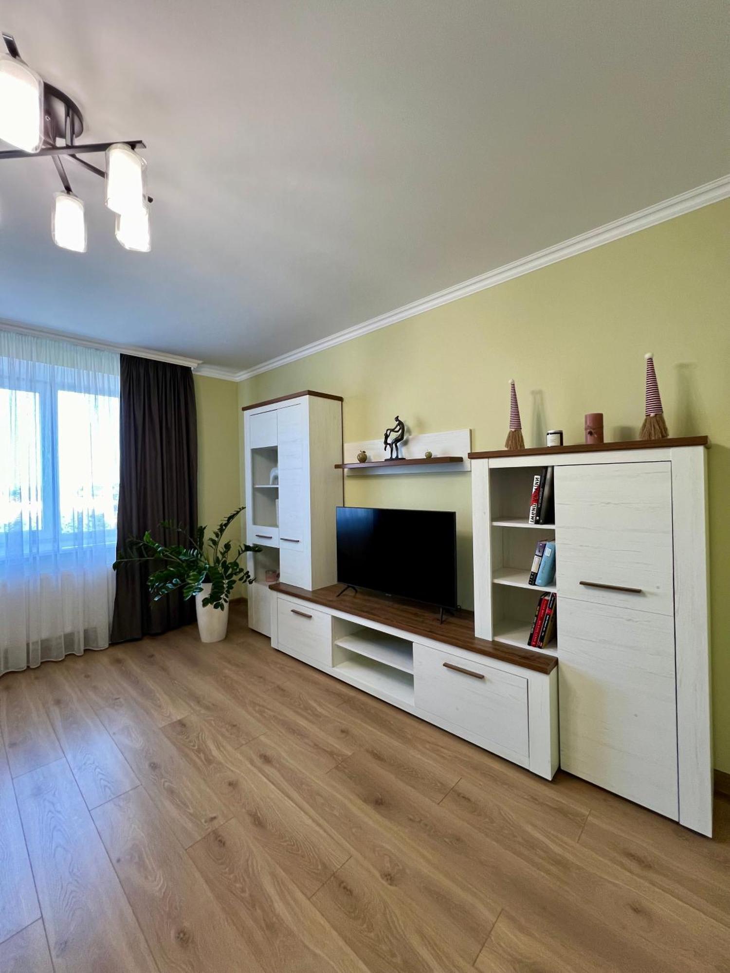 Затишна Квартира Біля Парку Центр Міста Ternopil Bagian luar foto