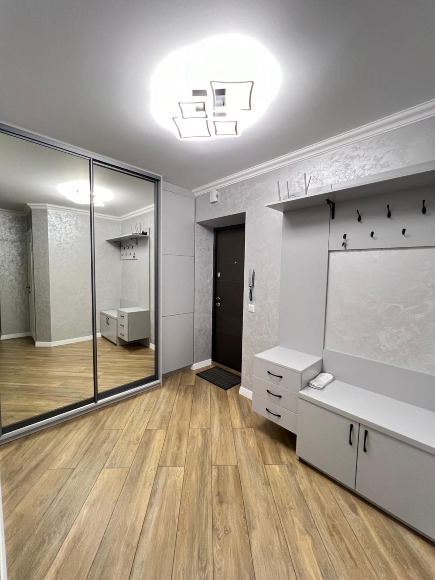 Затишна Квартира Біля Парку Центр Міста Ternopil Bagian luar foto